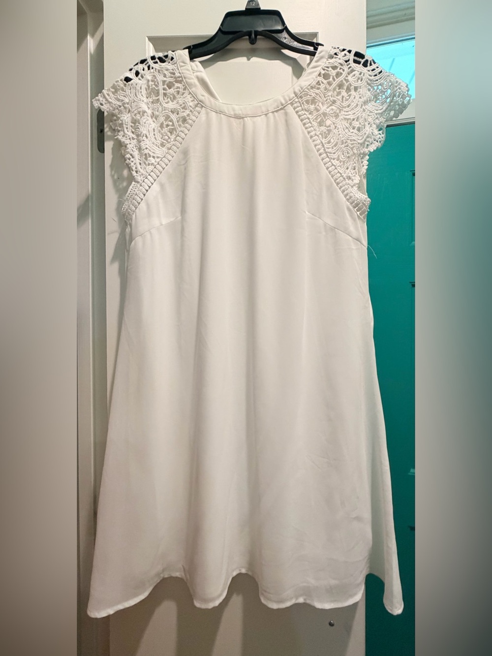 ANDREE BY UNIT White Mini Dress with Lace Cap Sleeves
